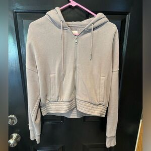 Abercrombie & Fitch - Cropped Gray Zip Up